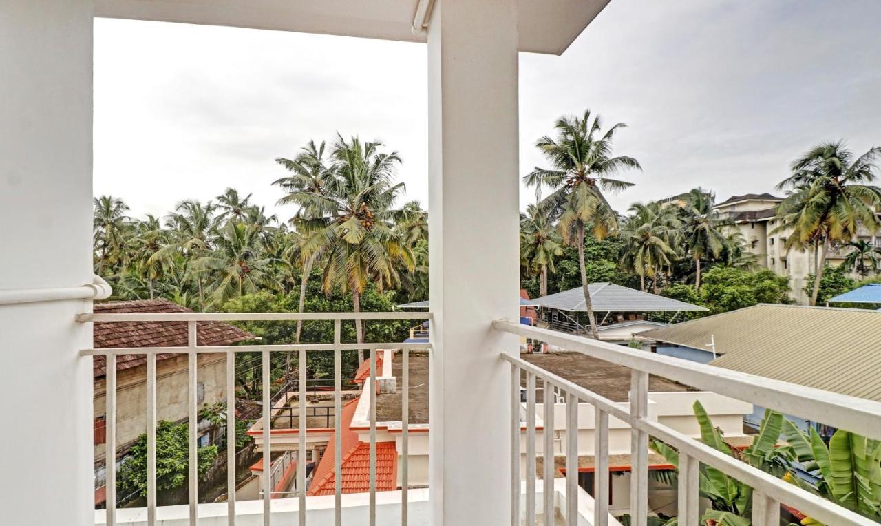 Sreepathi Mayoogha Guruvāyūr Exterior foto