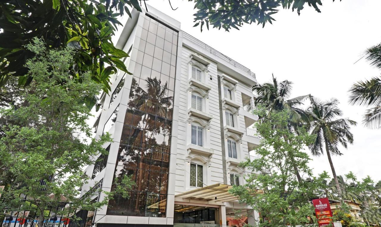 Sreepathi Mayoogha Guruvāyūr Exterior foto