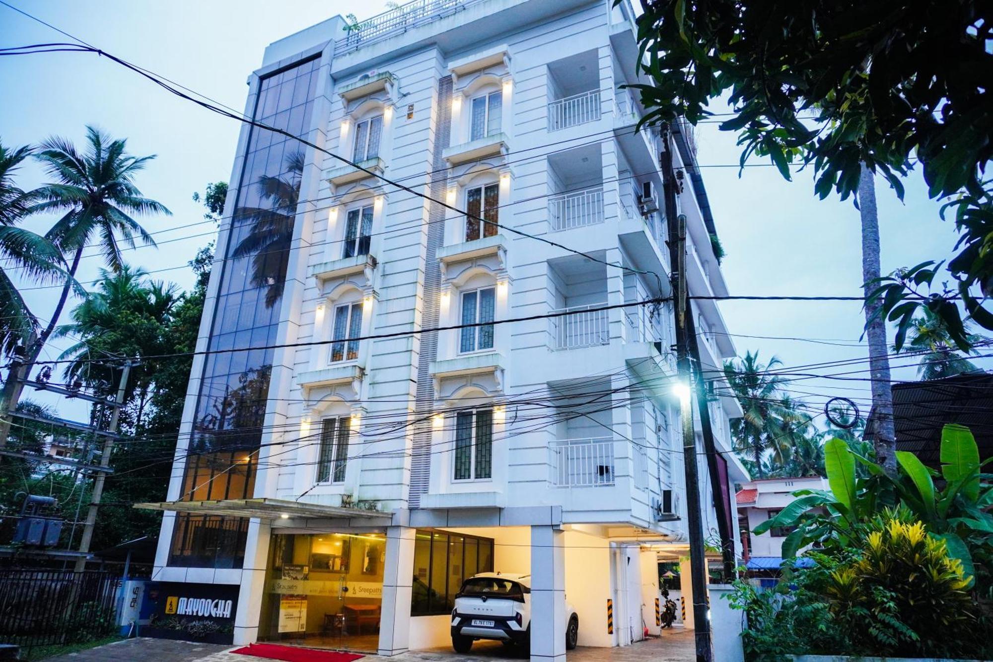 Sreepathi Mayoogha Guruvāyūr Exterior foto